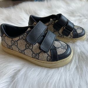 Gucci unisex toddler shoes. Size 23. In good condition